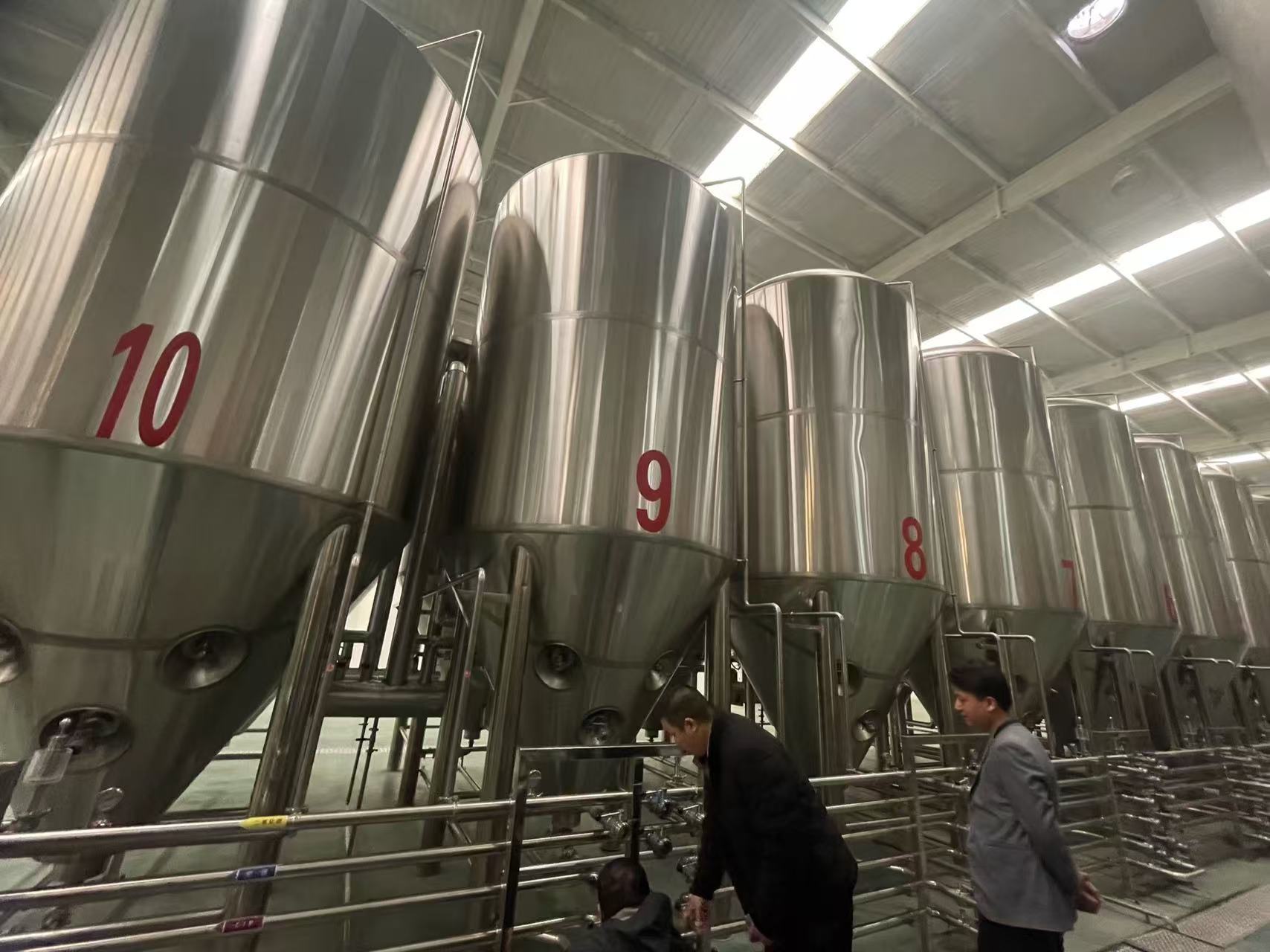 安多精酿啤酒设备厂—平面布置、设备设计、制造、调试、培训等一条龙服务